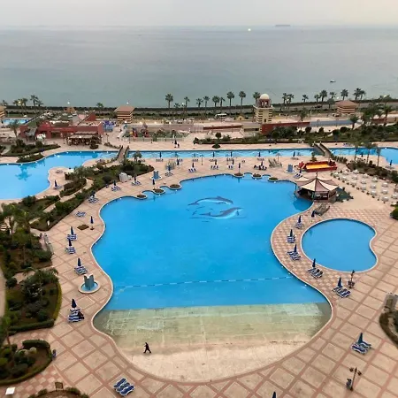 Porto Elsokhna Pyramids Family